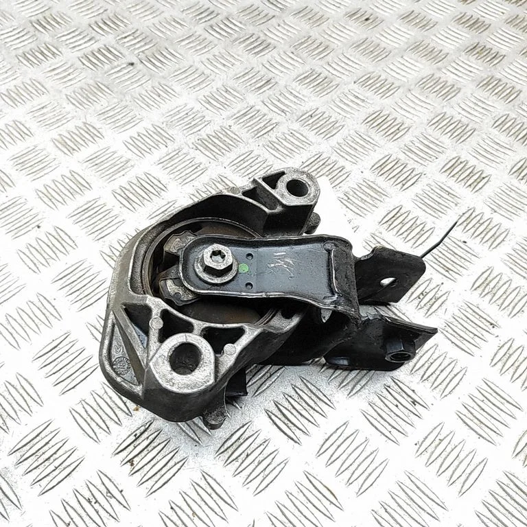 Engine mount bracket 9804890680