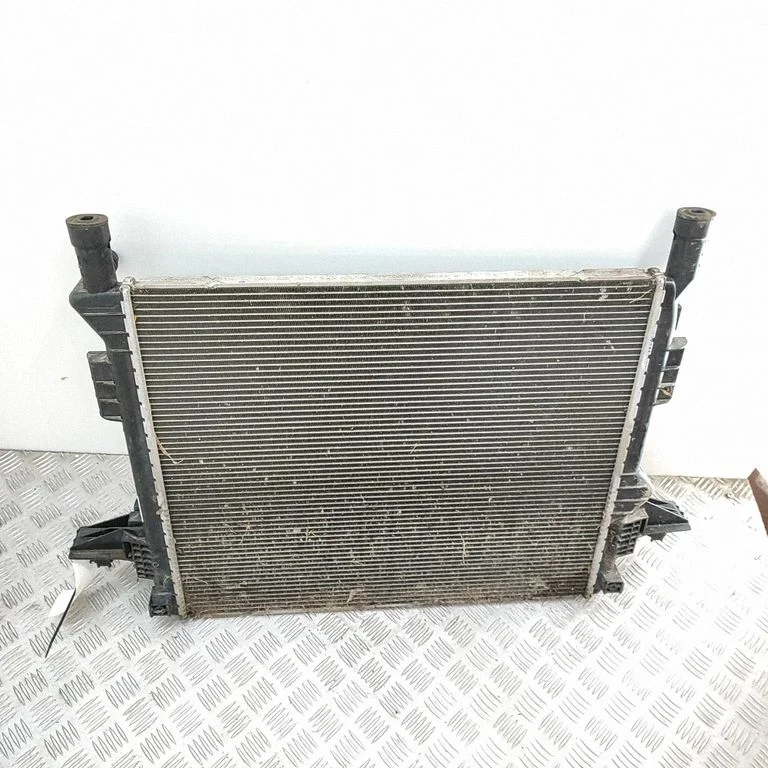 Jahutusvedeliku radiaator 1EA121251B