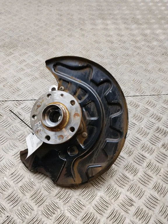 Front wheel hub 5WA407257C