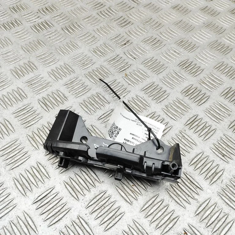 Front bumper mounting bracket 622223655R