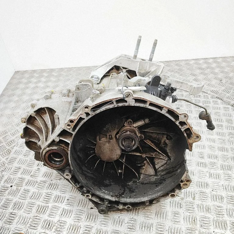 Mehāniskā 6 pārnesumu ātrumkārba TIGA1