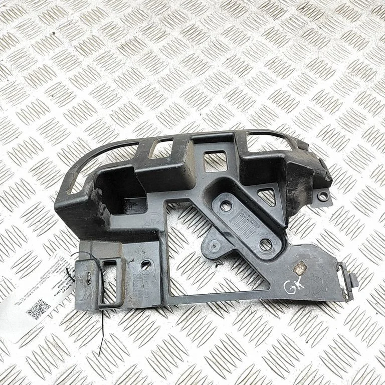 Rear bumper mounting bracket – Peugeot 5008 II (2016-)