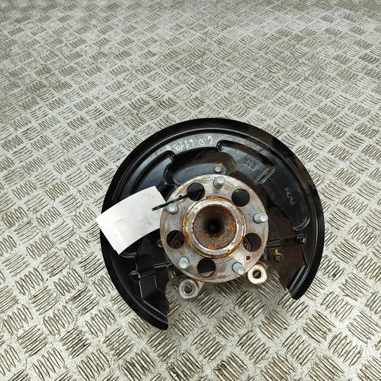 Tagumine rumm 52711EV000