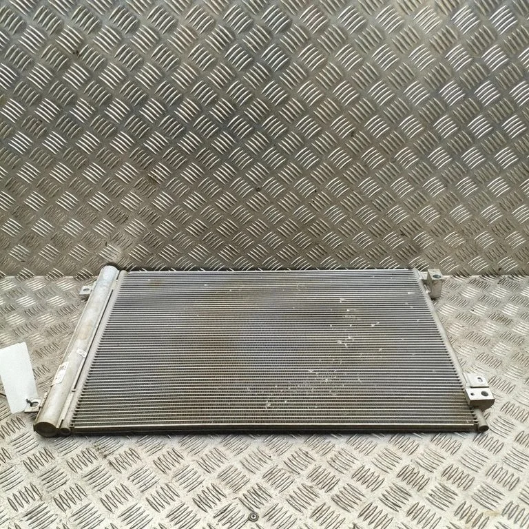 Kliimaseadme jahutusradiaator (kondensaator) 10935406