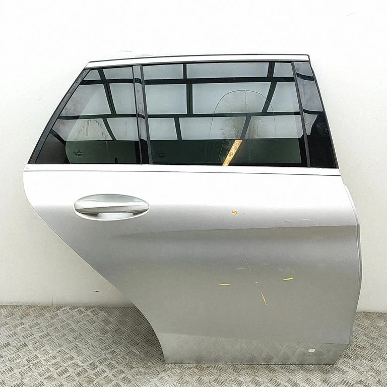 Aizmugurējās durvis A2057320410