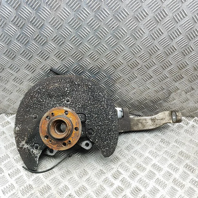 Front wheel hub A1674214000