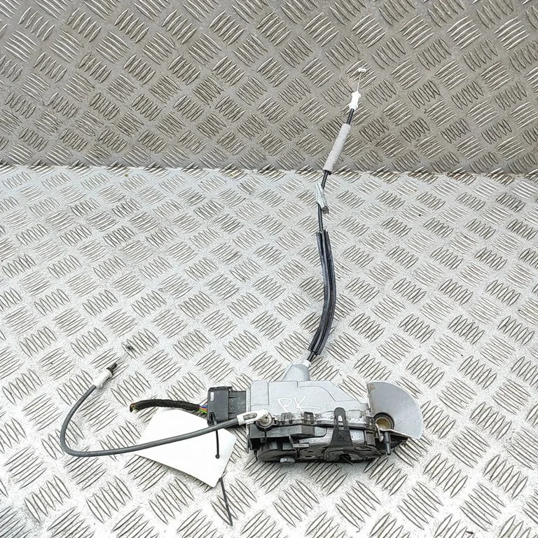 Coupe door lock (next to the handle) – Peugeot 5008 II (2016-)