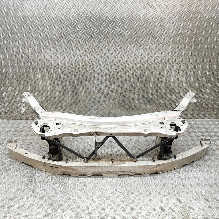 Radiatoru paneļa augšējā daļa A2136201600