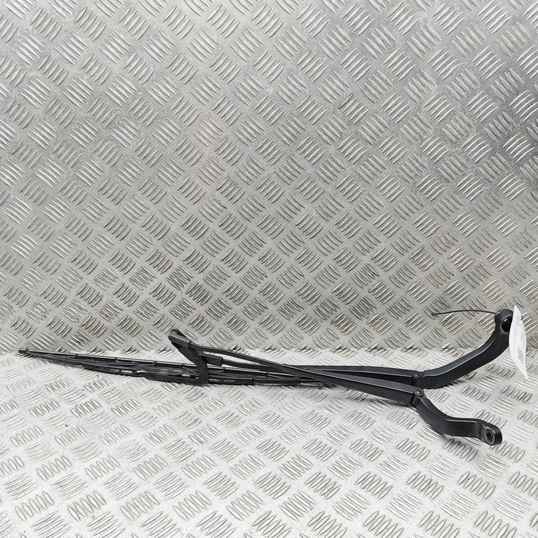 Windshield/front glass wiper blade 288816747R