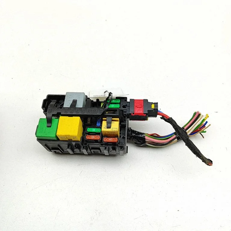 Fuse module – Peugeot 5008 II (2016-)