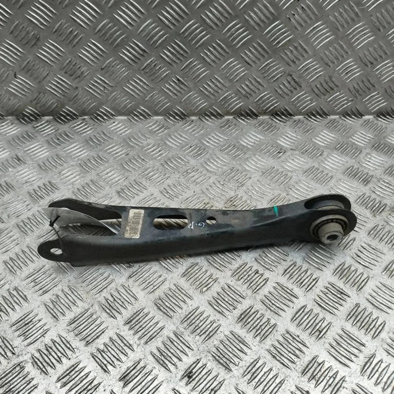 Tagumine ülemine õõtshoob 10881723