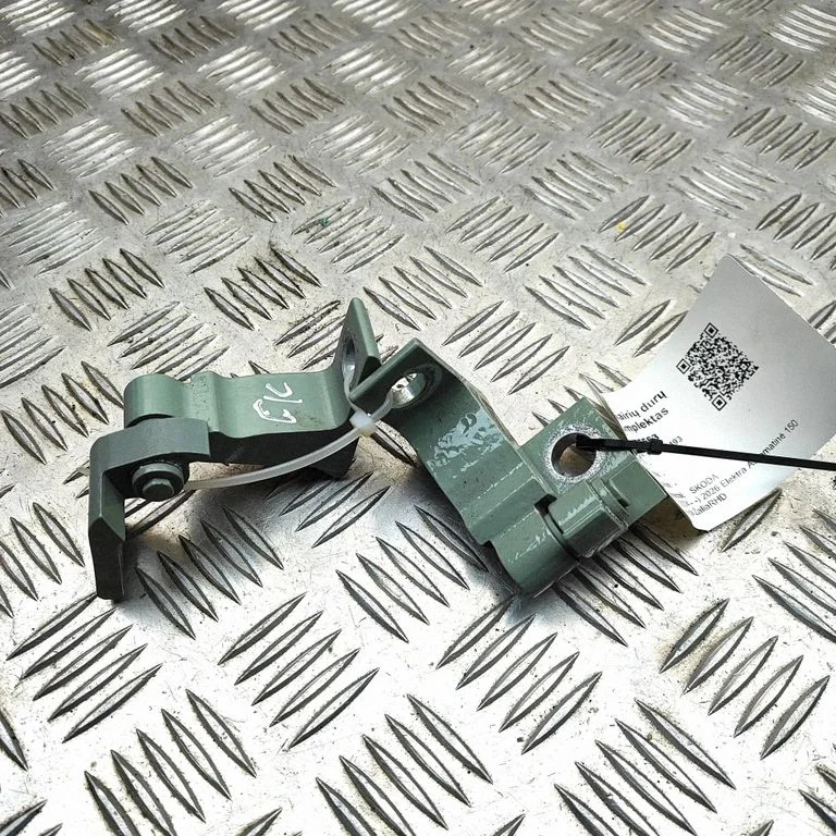 Tagaukse hingede komplekt 8X4833407B