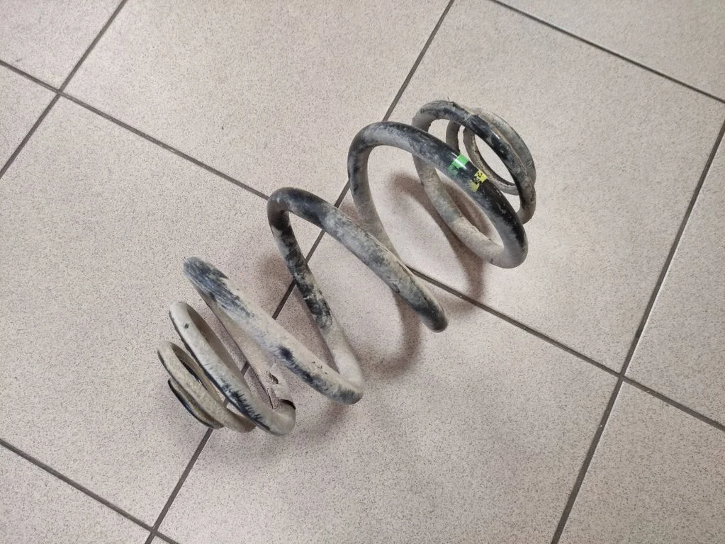 Rear coil spring – Opel Vivaro (2001-2014)
