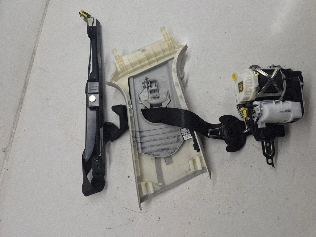 Front seatbelt – Audi A3 S3 8V (2013-2019)