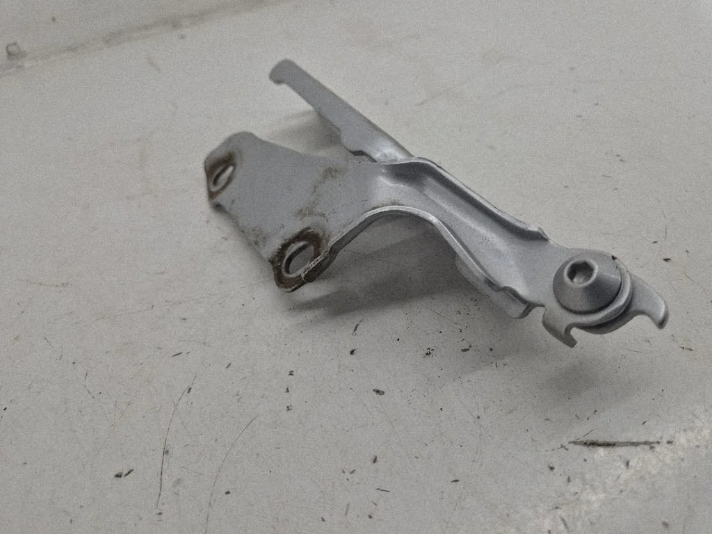 Mootorikapoti hinged – Audi A3 S3 8V (2013-2019)