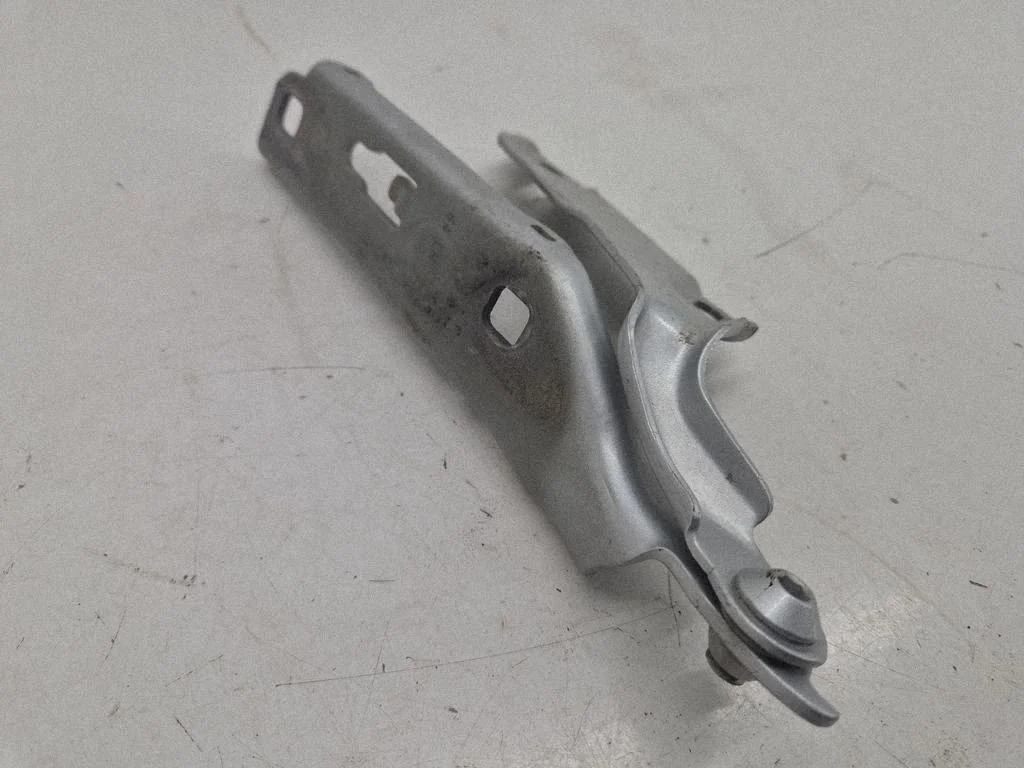Mootorikapoti hinged – Audi A3 S3 8V (2013-2019)
