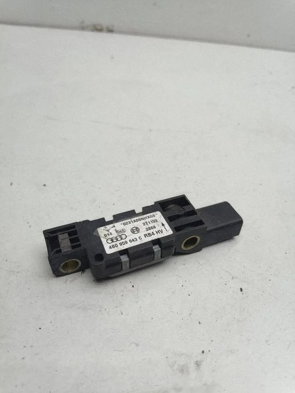 Airbag deployment crash/impact sensor – Volkswagen Touareg I (2002-2010)