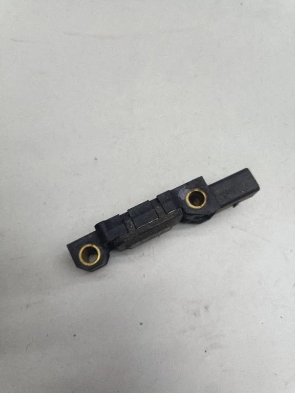 Airbag deployment crash/impact sensor – Audi A8 S8 D2 4D (1994-2002)