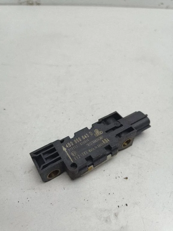 Airbag deployment crash/impact sensor 4B0959643D – Audi A3 S3 8P (2003-2012)