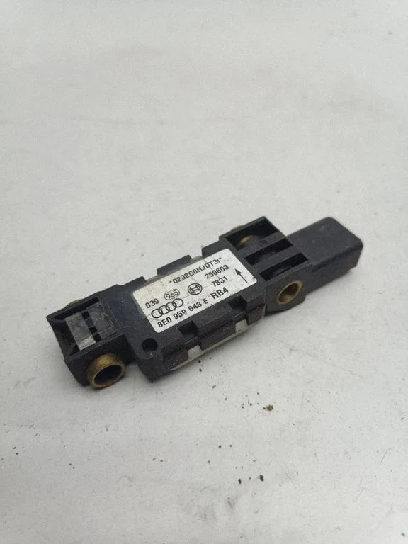 Airbag deployment crash/impact sensor 8E0959643E – Audi A6 S6 C5 4B (1997-2005)