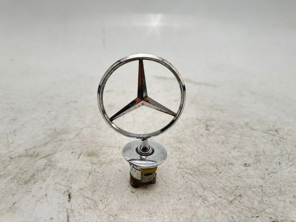 Tootja embleem (logo) – Mercedes-Benz S-klass W222 (2013-)