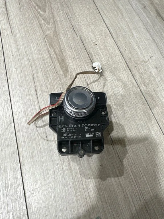 Multifunctional control switch/knob – Mercedes-Benz C-Class AMG W204 (2007-2014)