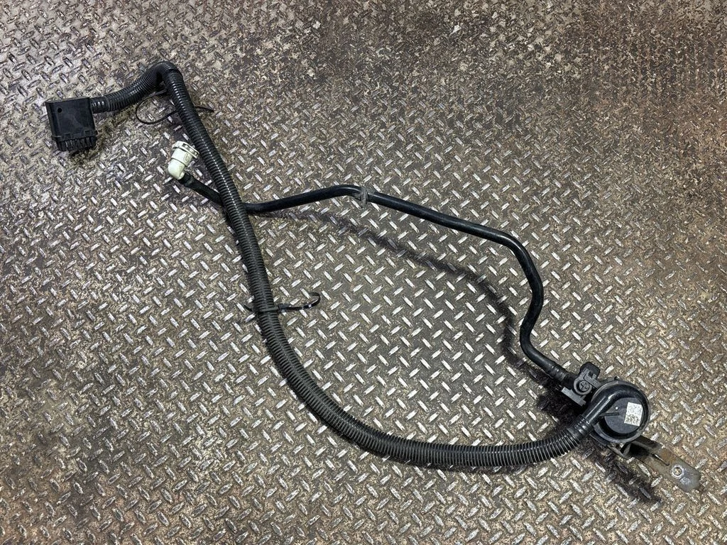 Active carbon filter fuel vapour canister – Cadillac Escalade IV (2014-2020)