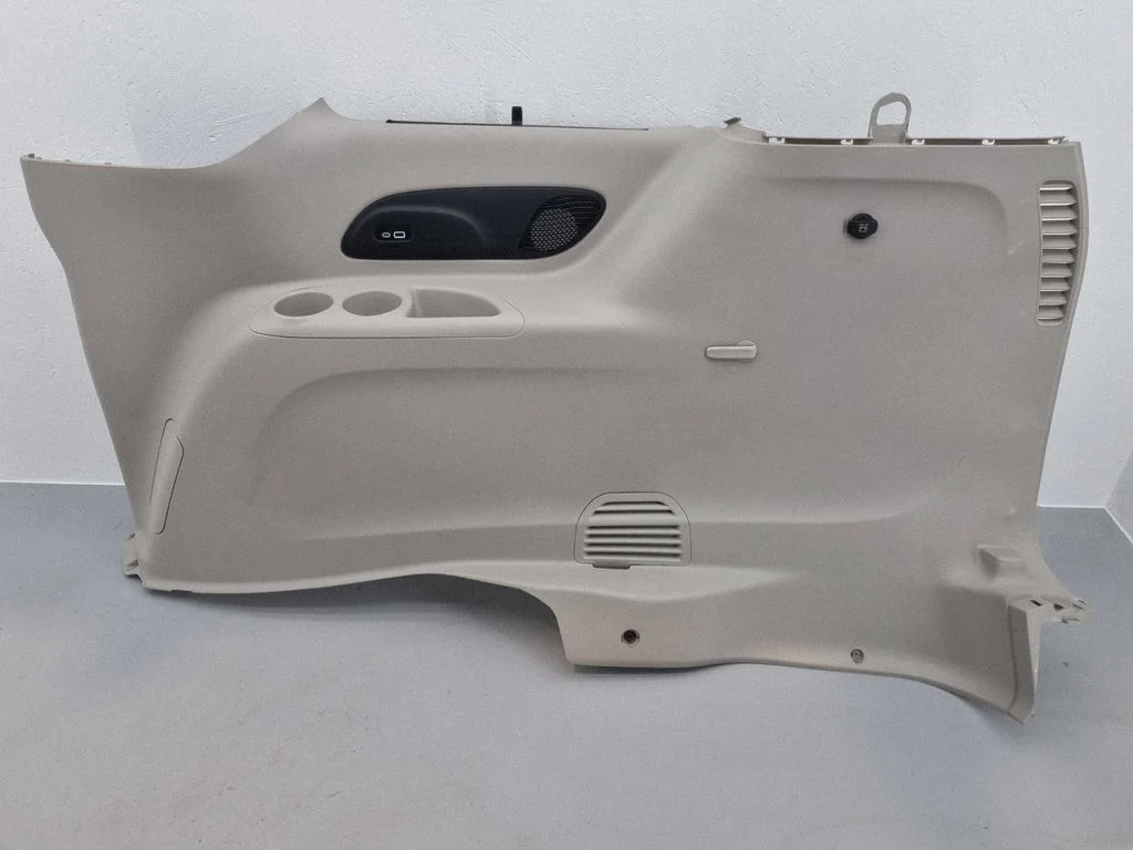 Pagasiruumi külje viimistluspaneel – Chrysler Pacifica (2017-)