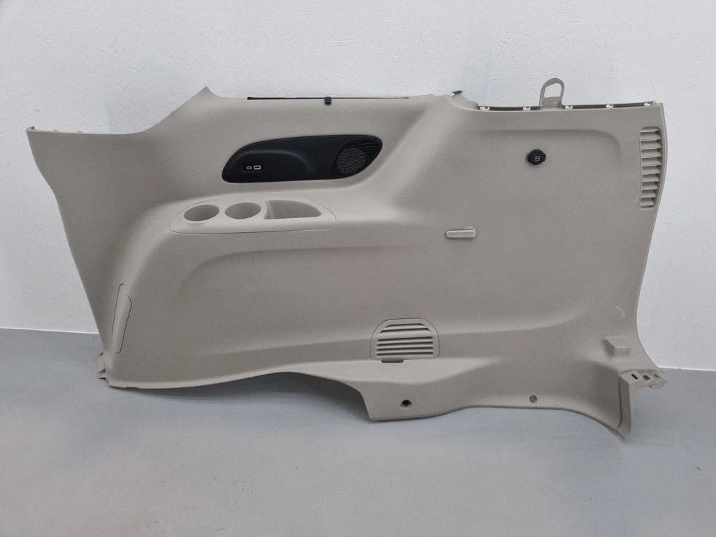 Pagasiruumi külje viimistluspaneel – Chrysler Pacifica (2017-)