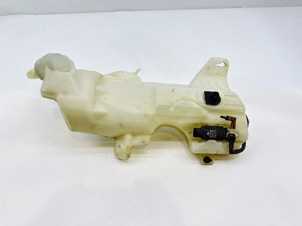Windshield washer fluid reservoir/tank – Chrysler Pacifica (2017-)