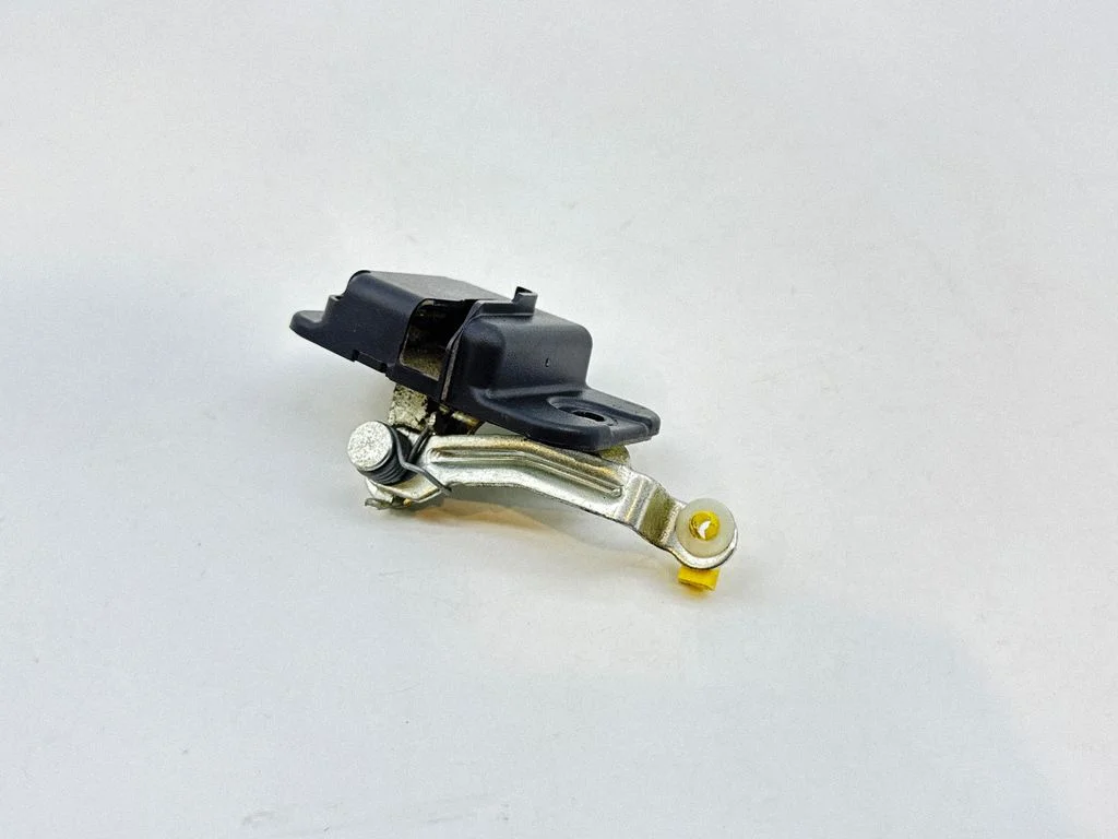 Fuel tank cap lock – Chrysler Pacifica (2017-)