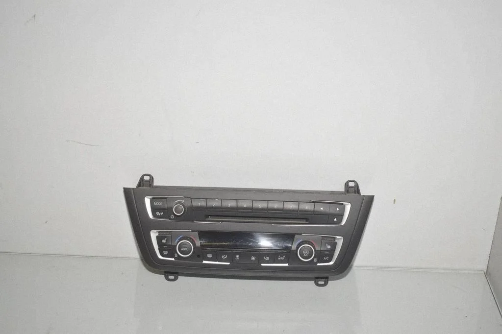 Kliimaseadme/kütte juhtplokk (salongis) – BMW 3-seeria F30 F35 F31 (2012-2018)