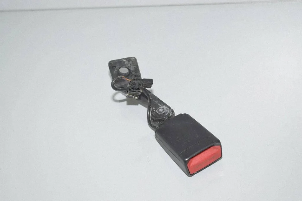 Rear seatbelt buckle – BMW 3 Series F30 F35 F31 (2012-2018)