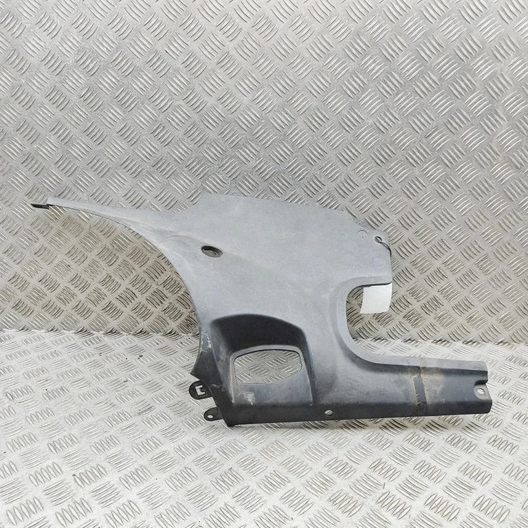 Muu kereosa 95B806583B