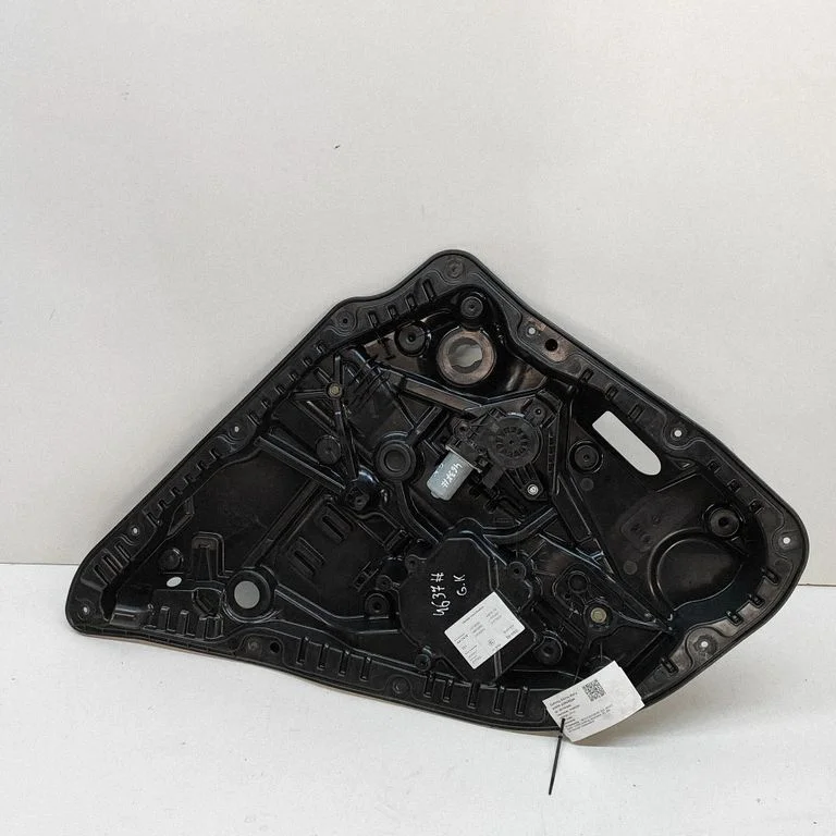 Rear door window regulator with motor A1677300001