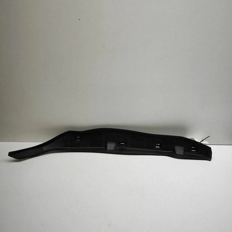 Fender end trim 7395550