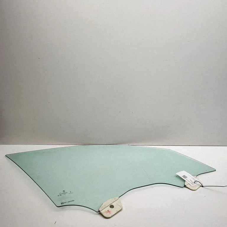 Front door window glass four-door 43R011934