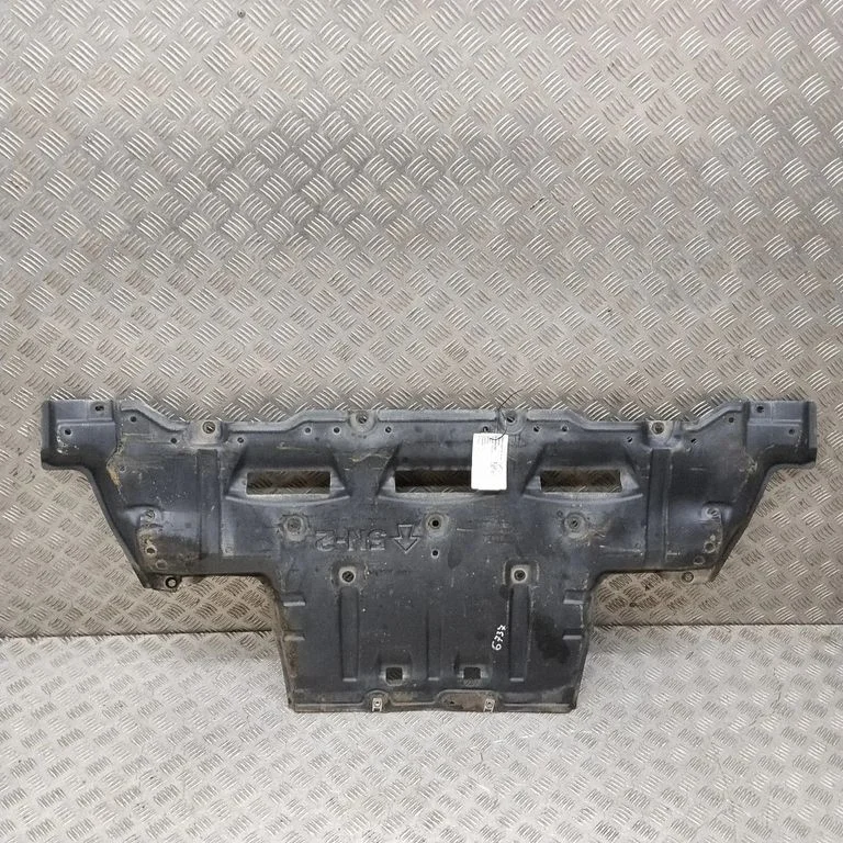 Motora dibena aizsargs 748115SN0A