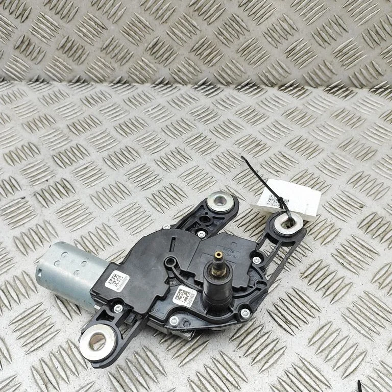 Aizmugurējā stikla tīrītāja motoriņš 5E5955711B
