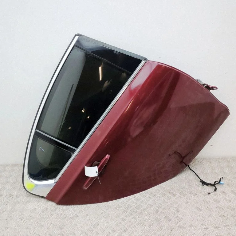 Aizmugurējās durvis T4N2634