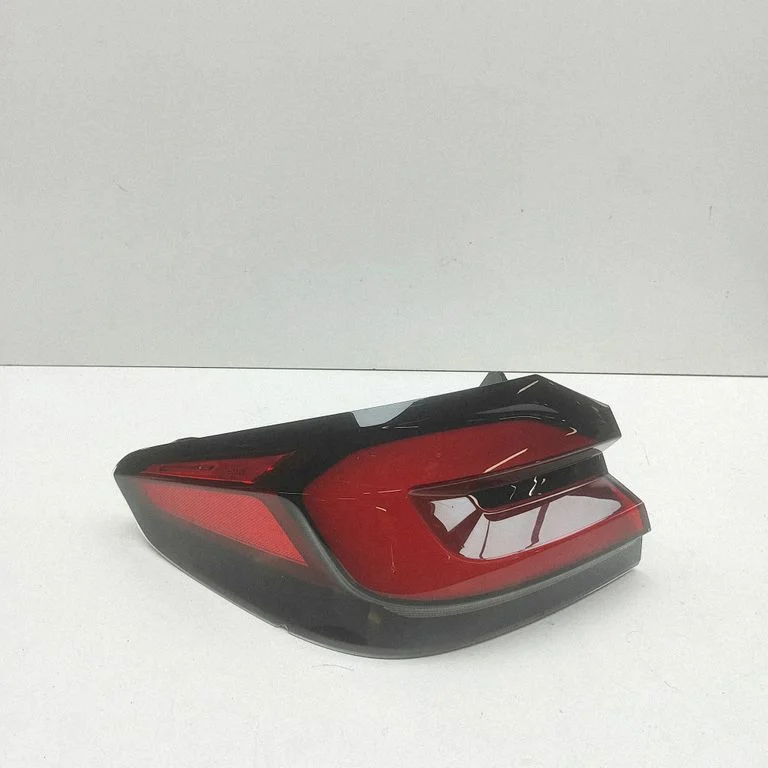 Lampa tylna w błotniku 8493811
