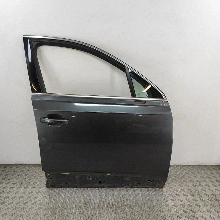 Priekšējās durvis 4M0831052F