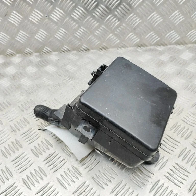 Drošinātāju kārba (komplekts) 243843NA0A