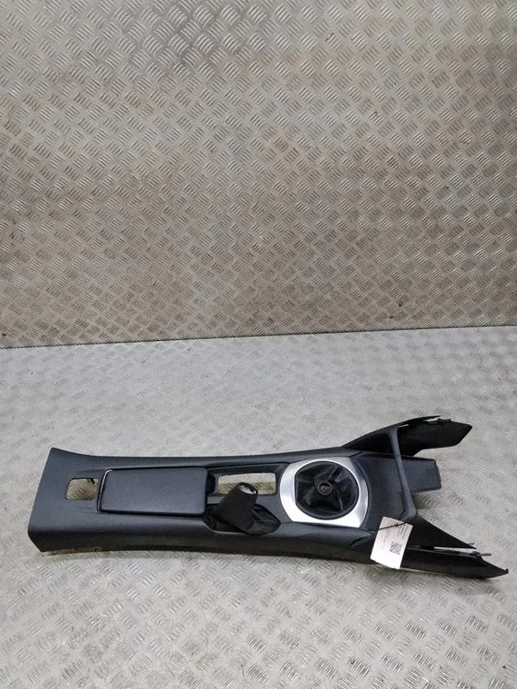 Center console – Mazda MX-5 ND (2016-)