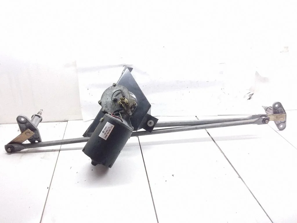 Front wiper linkage and motor – Volkswagen I LT (1975-1996)