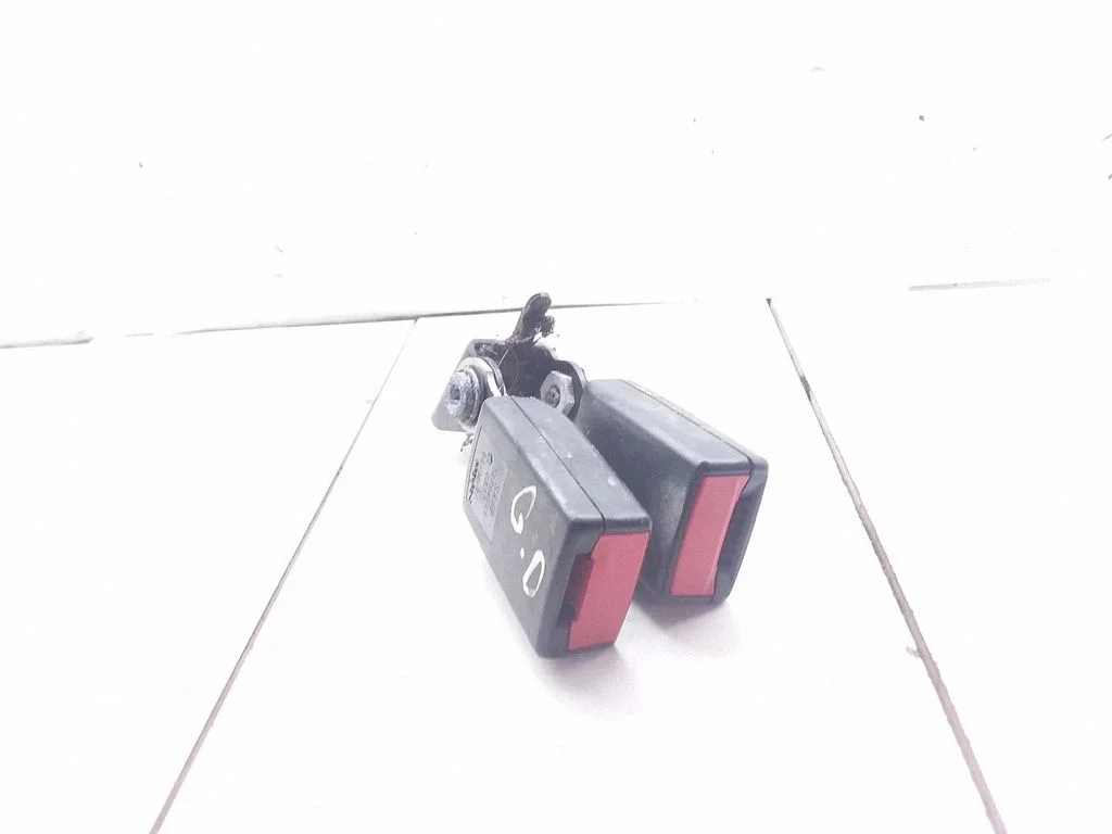 Rear seatbelt buckle – Saab 9-3 Ver1 (1998-2005)