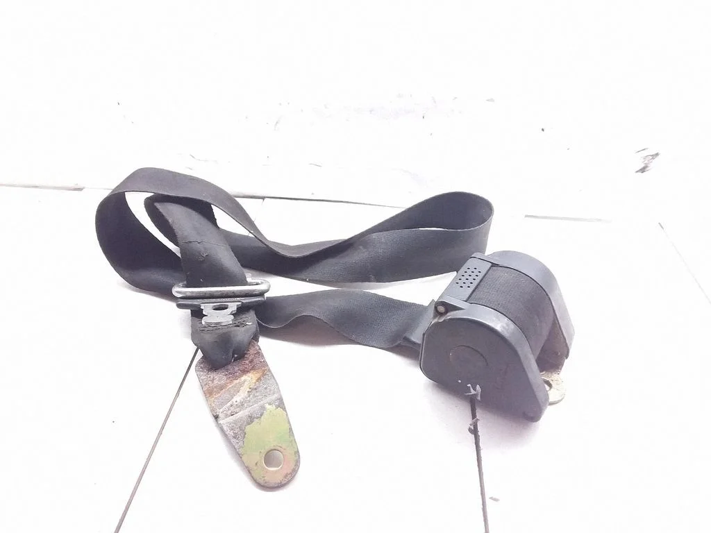 Front seatbelt – Volkswagen II LT (1996-2006)