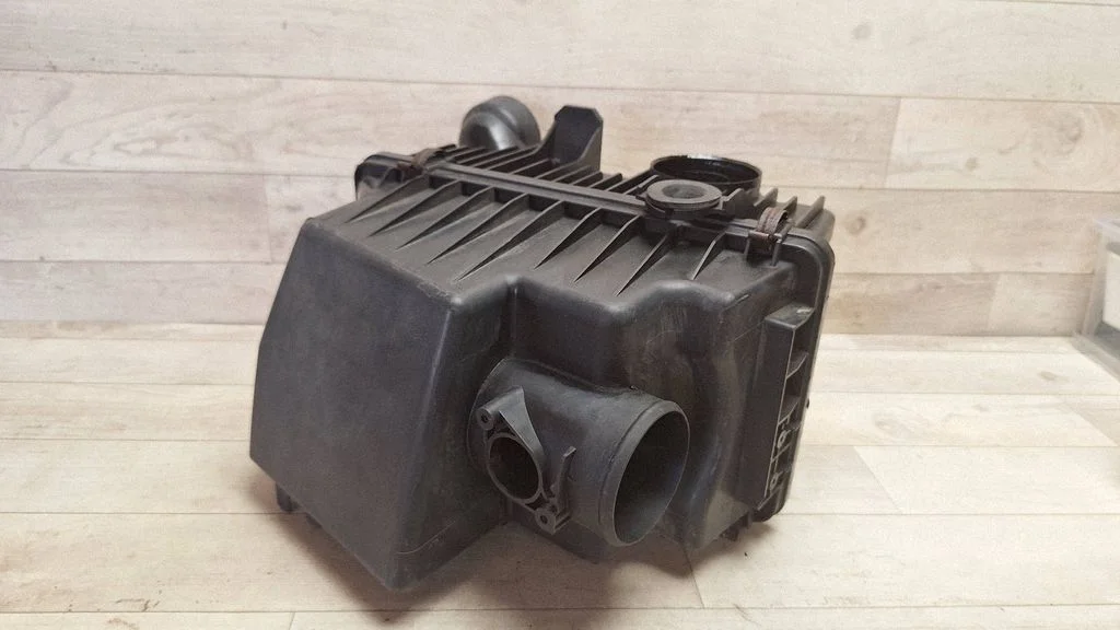 Air filter box