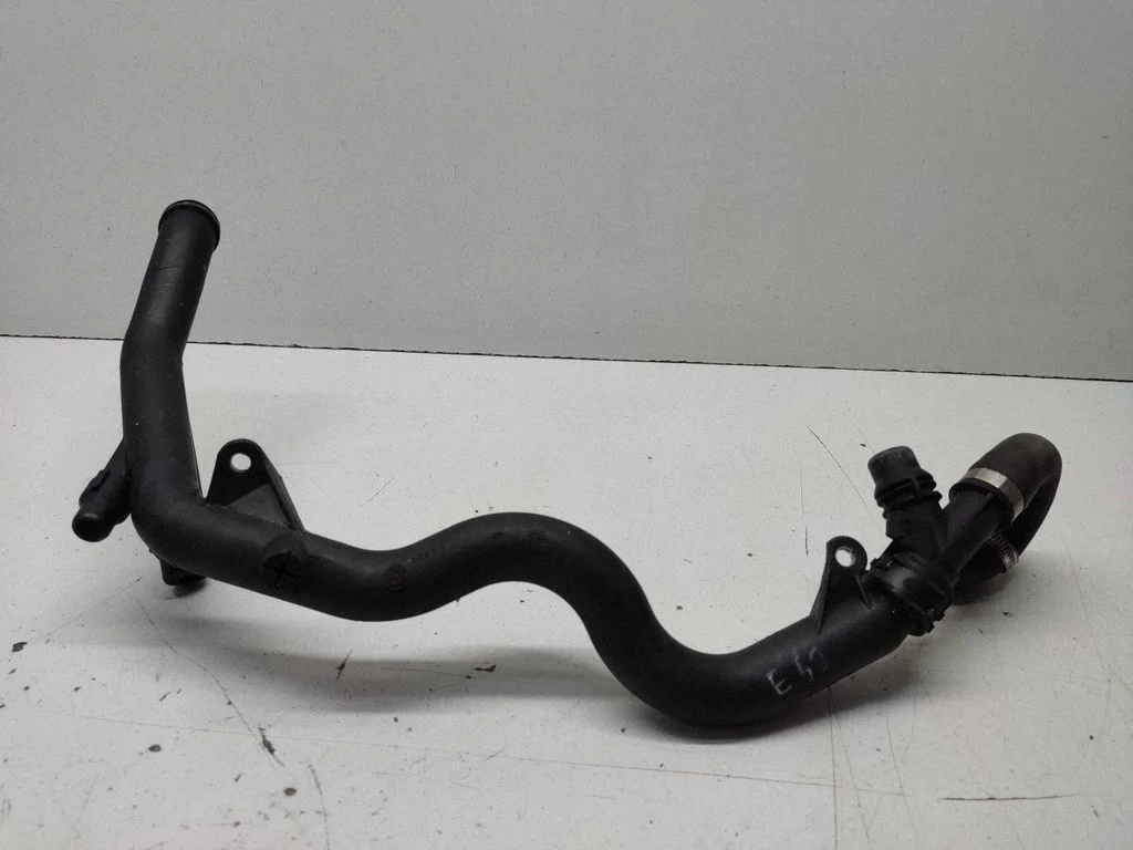 Mootori jahutusvedeliku toru / voolik – BMW 5-seeria E60 E61 (2004-2010)