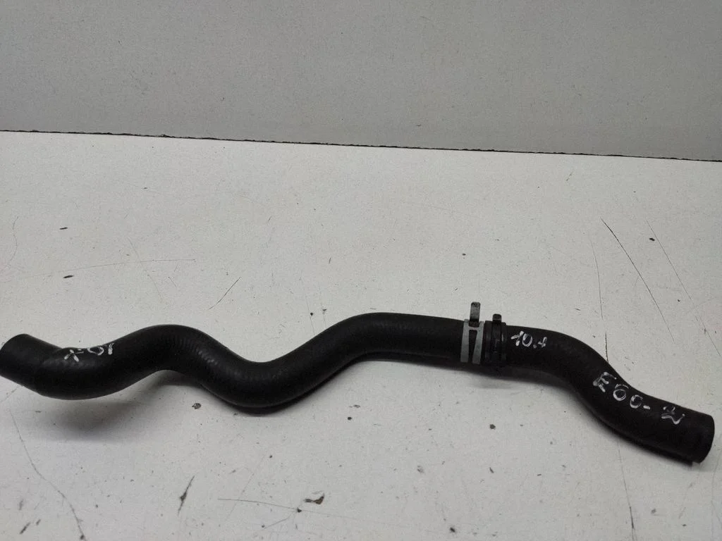 Mootori jahutusvedeliku toru / voolik – BMW 5-seeria E60 E61 (2004-2010)